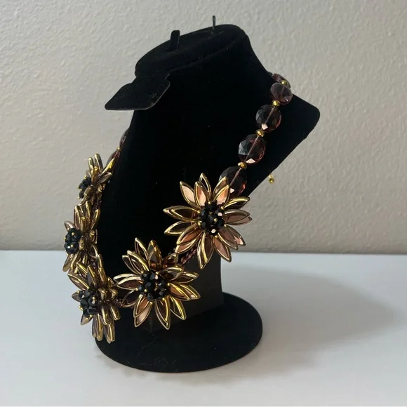 Vintage Joan Rivers Cluster Floral Bib Necklace - Picture 2 of 7